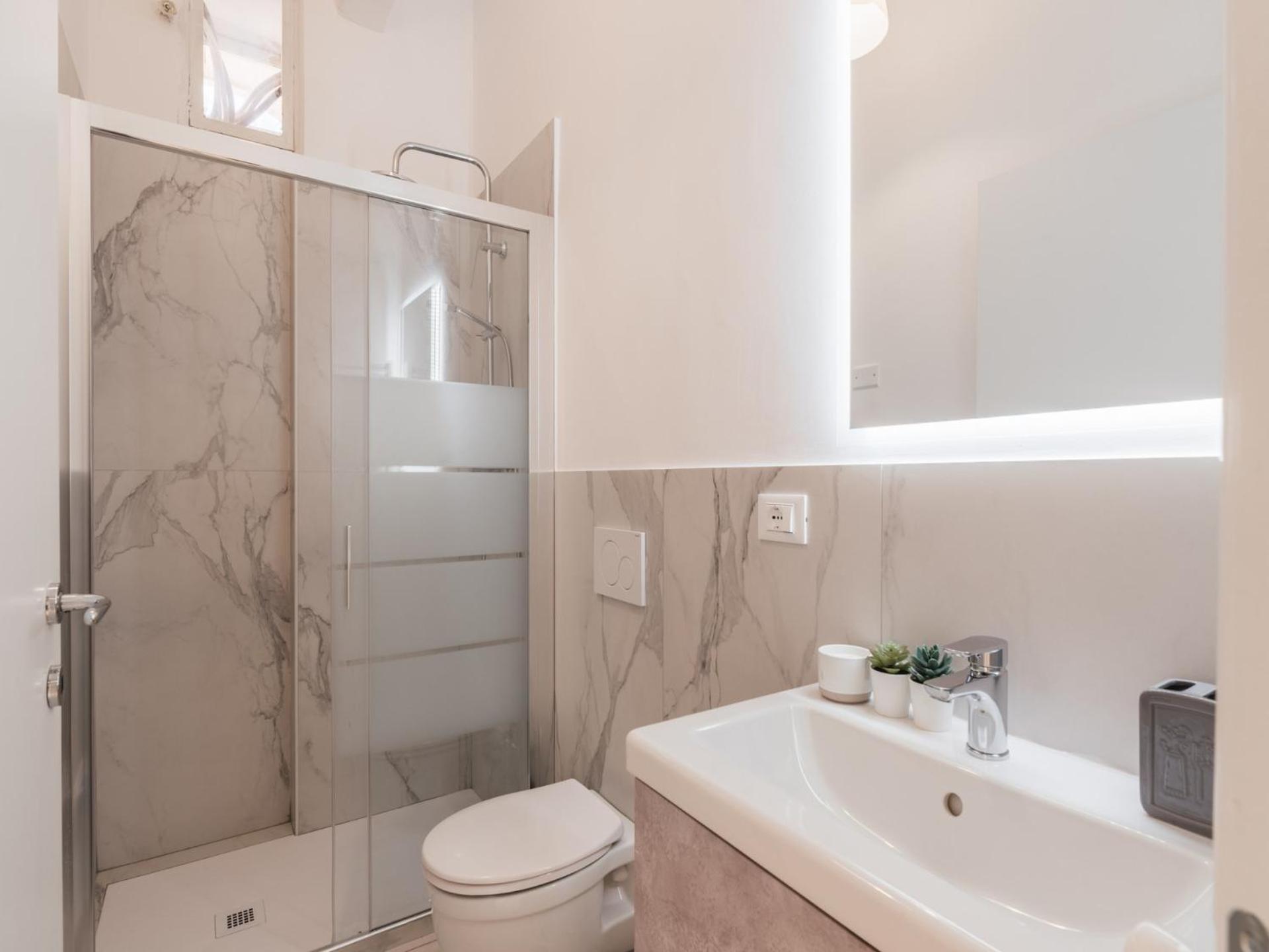 The Best Rent - Spacious One-Bedroom Apartment Near Colosseum ローマ エクステリア 写真
